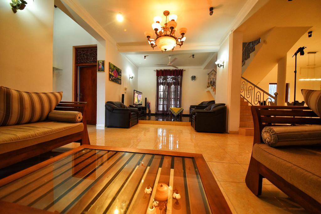 Asian Villa Negombo Exterior photo